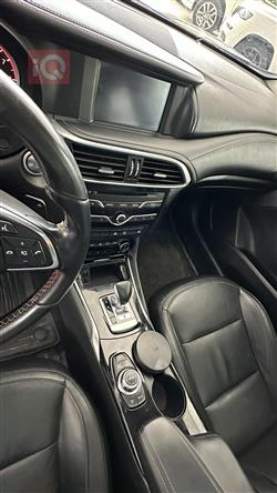 Infiniti Q30
